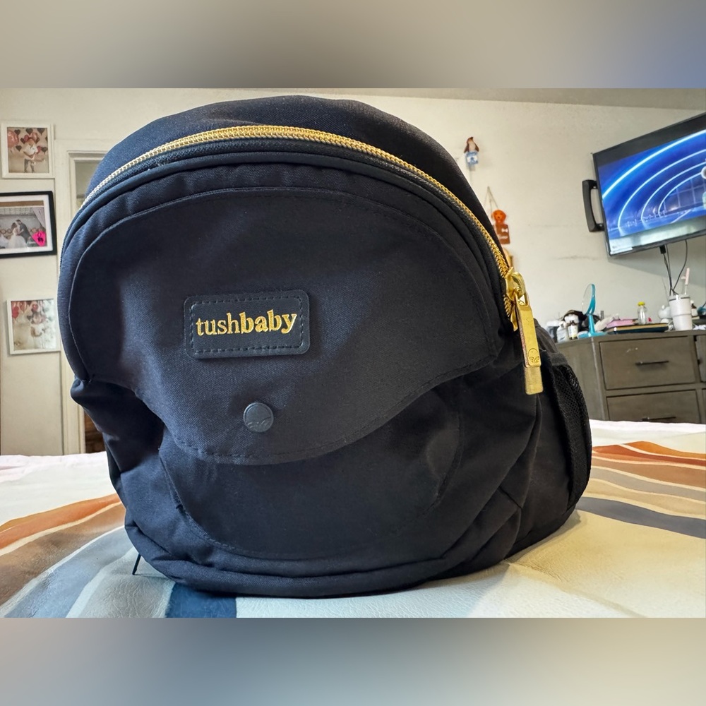 Tushbaby Hip Carrier - Picture 4 of 9